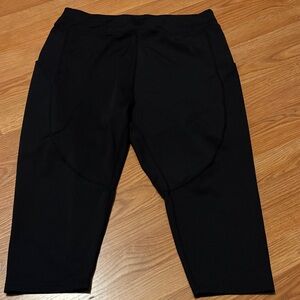 Pop fit  Sleek Black Leggings with pockets size 3x capris